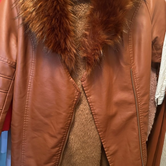 Coat - Picture 3 of 4